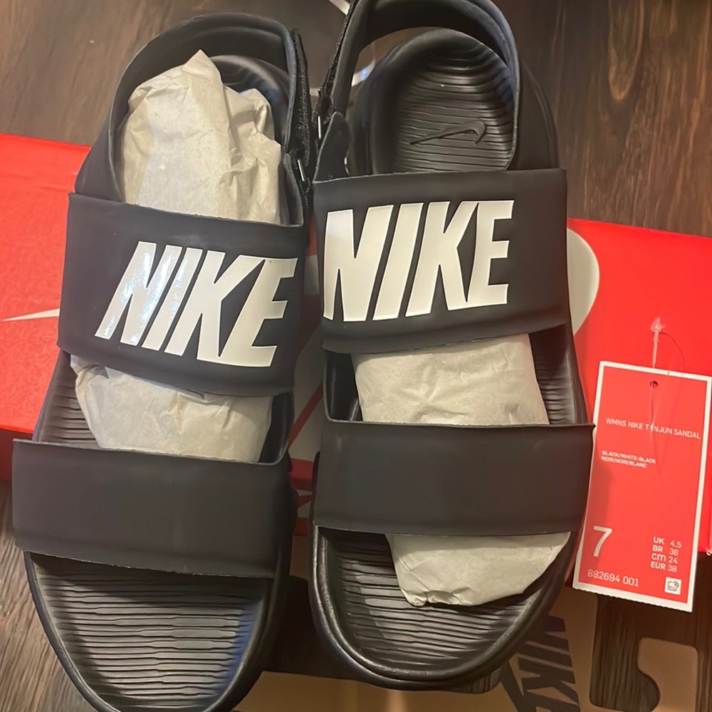 COPY - WMNS Nike Tanjun Sandals